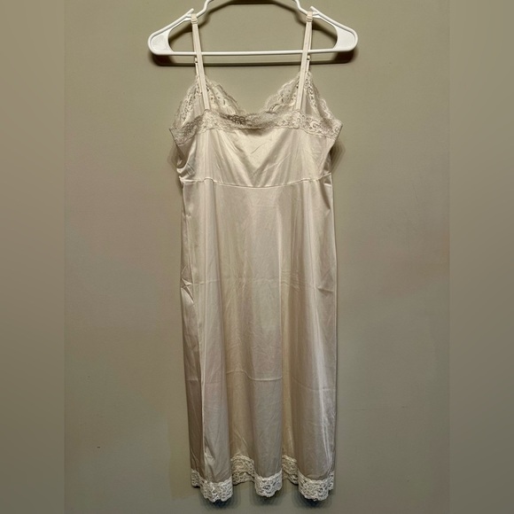 Vintage Vassarette Cream Lace Trim Chemise 34F - Picture 5 of 5